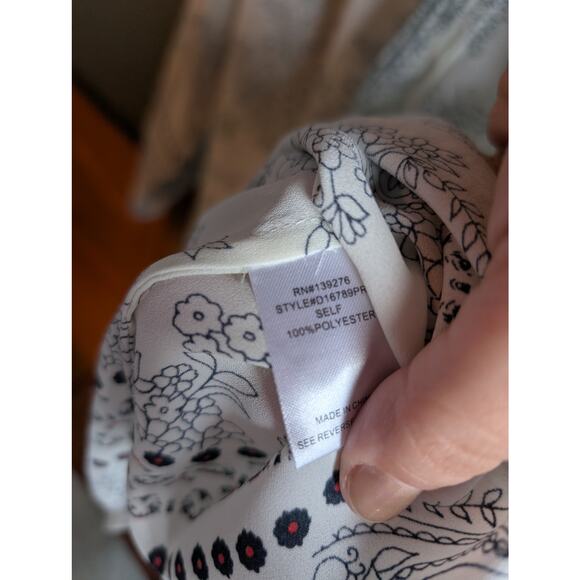 L Daniel Rainn White Patterned Top - Picture 5 of 5